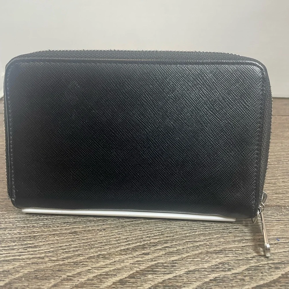Buckle-Down elegant wallet